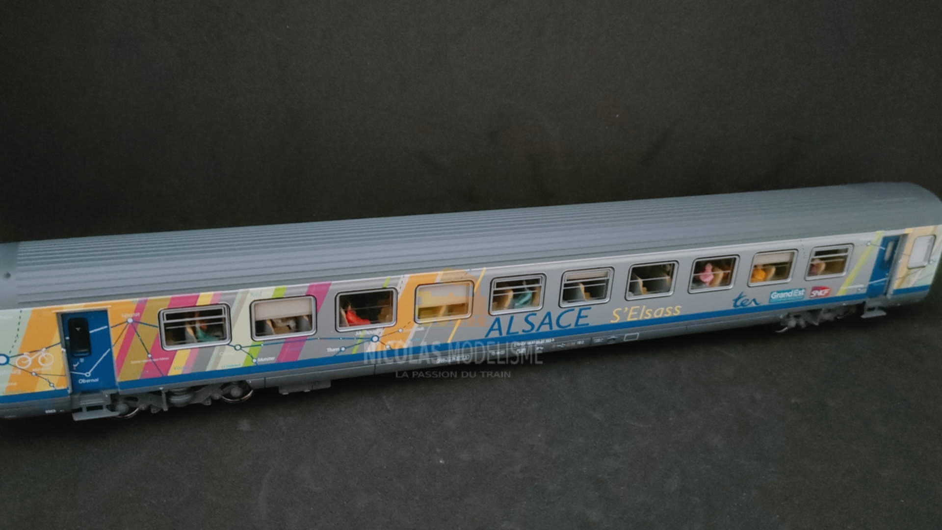 Stores et personnages voiture Piko Alsace